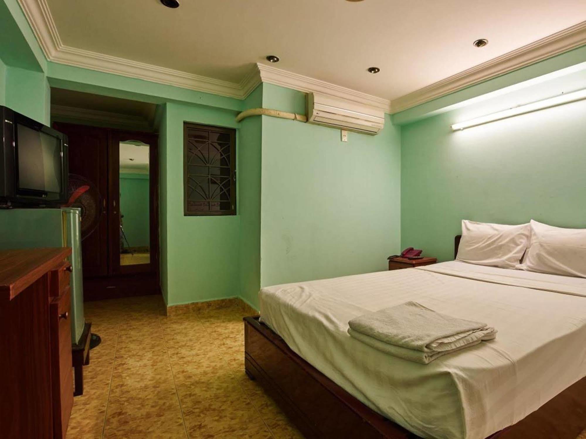 הו צ'י מין סיטי Ha Vy Hotel מראה חיצוני תמונה