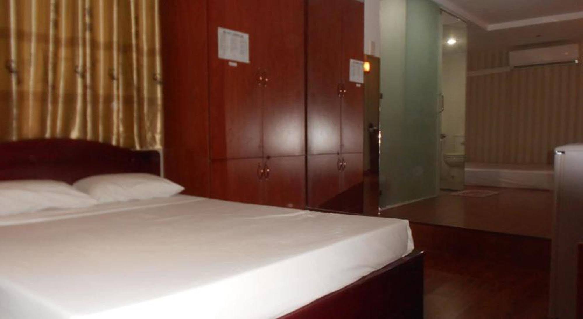 הו צ'י מין סיטי Ha Vy Hotel מראה חיצוני תמונה
